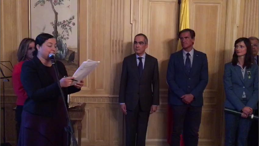 Condecoración de la Orden de San Carlos otorgada por el Gobierno de Colombia a Juan Fernando López Aguilar