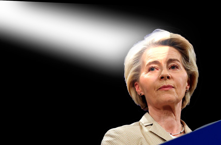 Von der Leyen afronta las duras críticas del Parlamento Europeo.